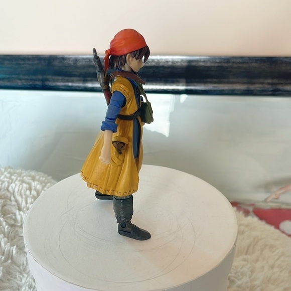 Adventure Figure with Yellow Coat and Red Hat - Picture 5 of 5